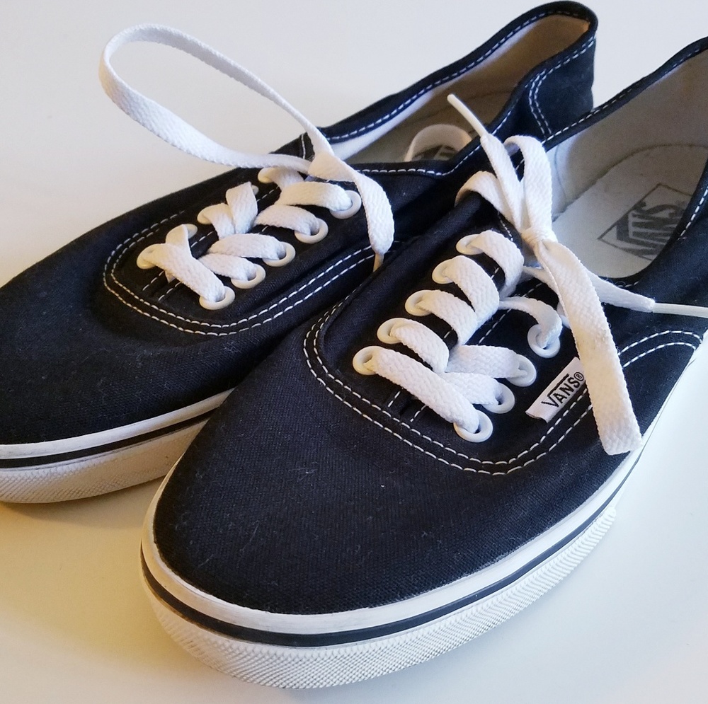 Vans low-profile "Authentic" lace-ups